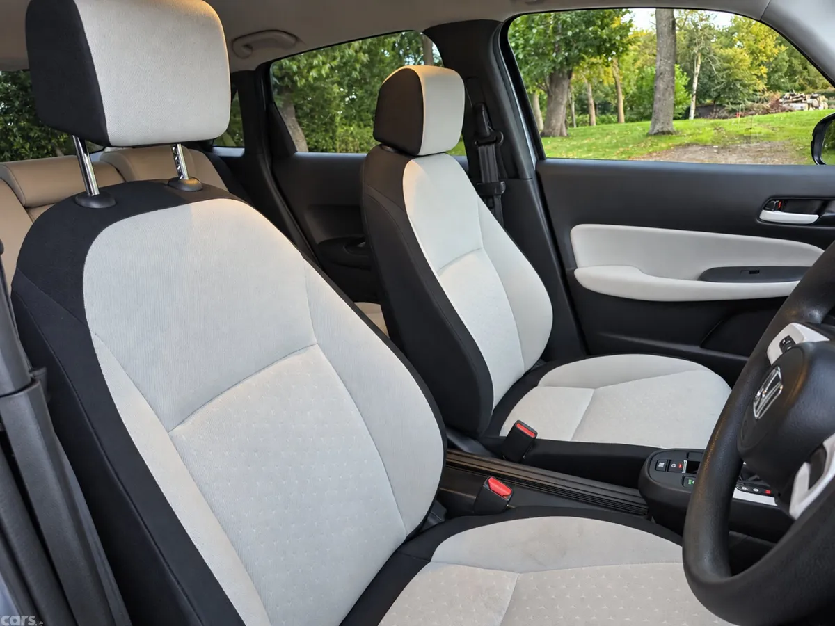 Honda Fit Hatchback, Petrol Hybrid, 2021, Silver