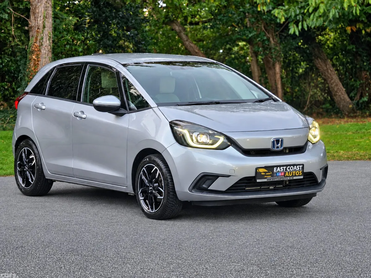 Honda Fit Hatchback, Petrol Hybrid, 2021, Silver