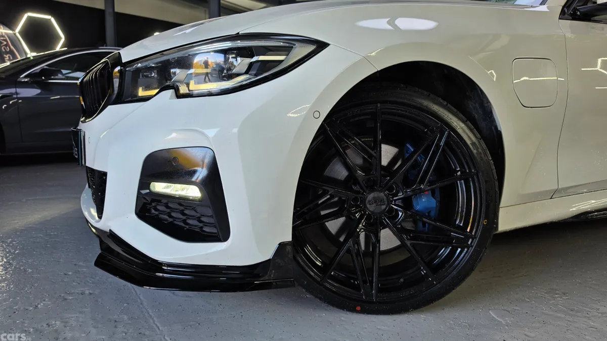BMW 3-Series Saloon, Petrol Plug-in Hybrid, 2020, White