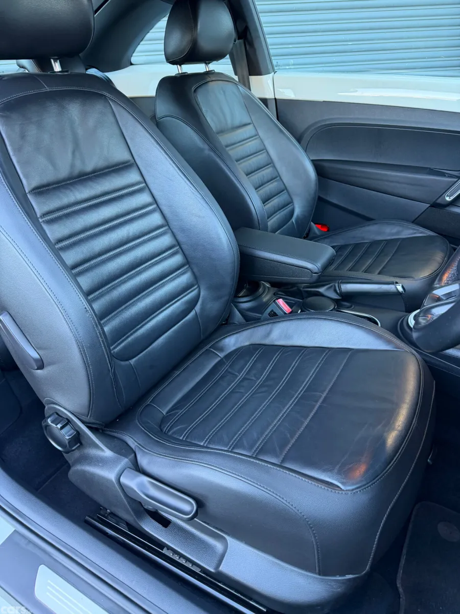 Volkswagen Beetle Hatchback, Petrol, 2013, White