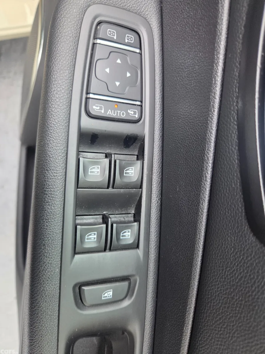 Renault Captur Hatchback, Diesel, 2018, White
