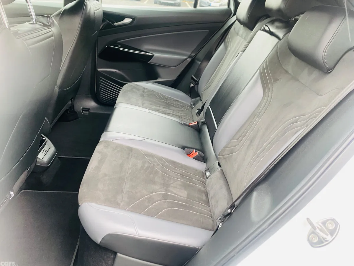 Volkswagen ID.4 Estate, Electric, 2022, White