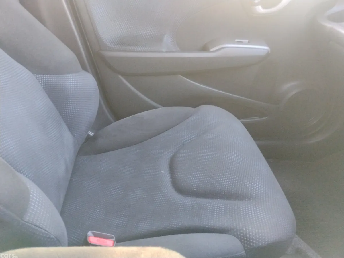 Honda Fit Hatchback, Petrol, 2013, Silver