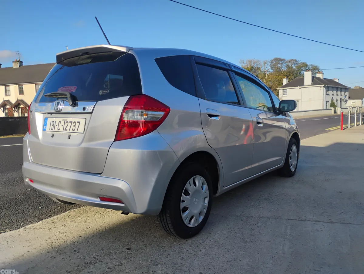 Honda Fit Hatchback, Petrol, 2013, Silver