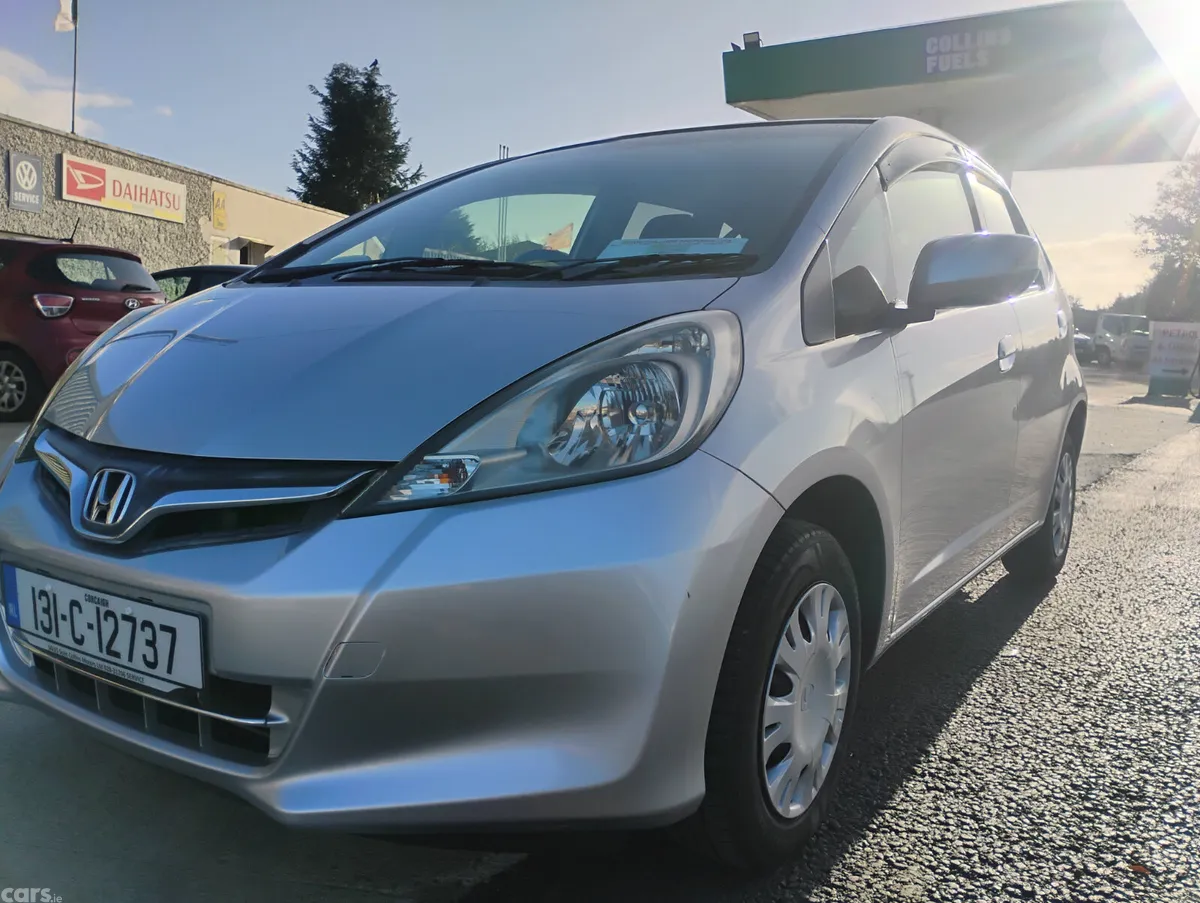 Honda Fit Hatchback, Petrol, 2013, Silver