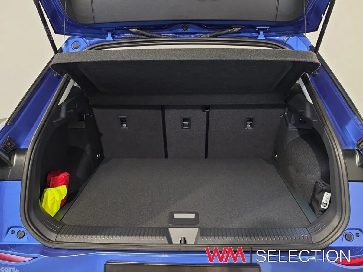 Volkswagen T-Roc Estate, Petrol, 2026, Blue