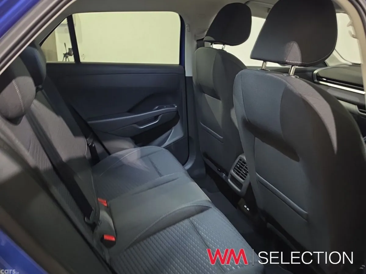 Volkswagen T-Roc Estate, Petrol, 2026, Blue