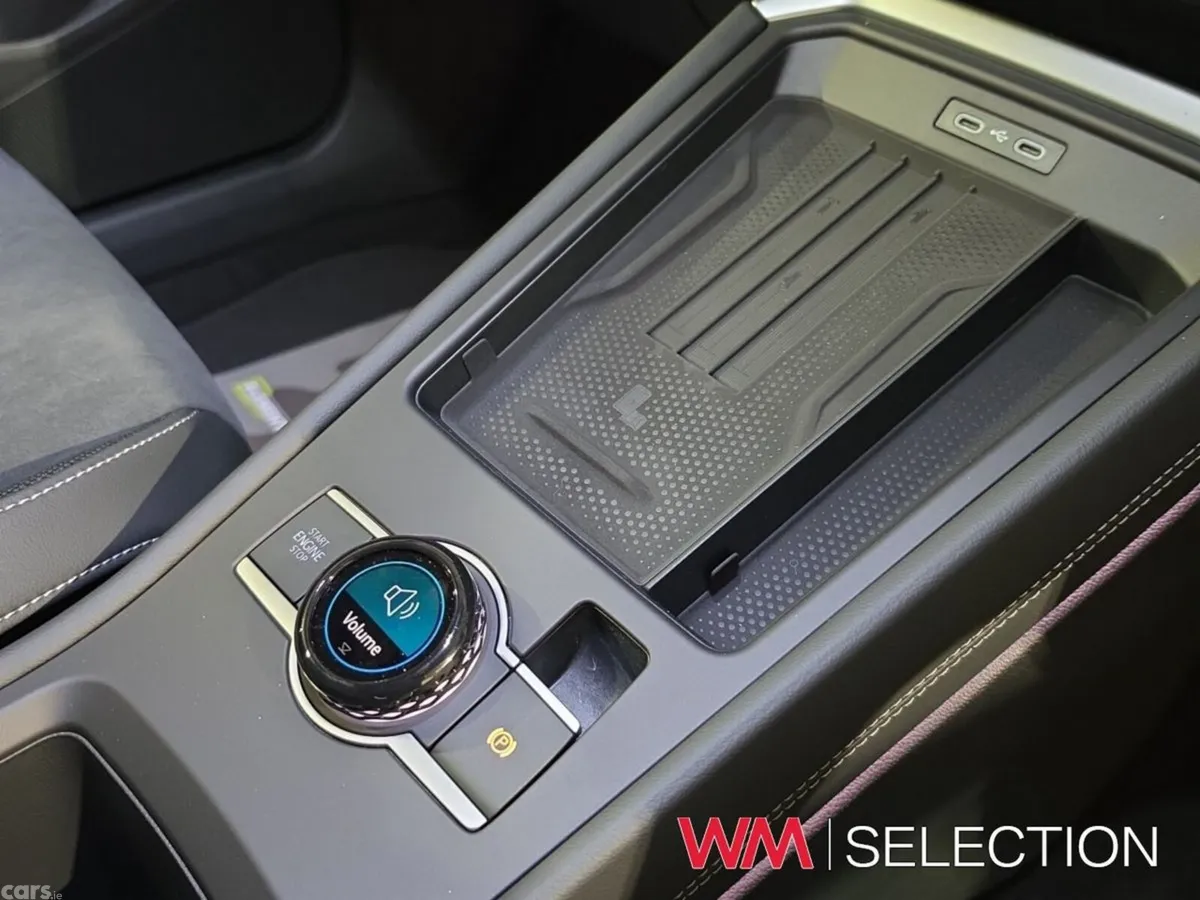 Volkswagen T-Roc Estate, Petrol, 2026, Black