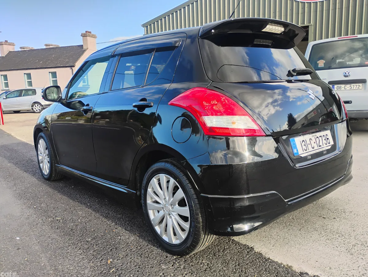 Suzuki Swift Hatchback, Petrol, 2013, Black