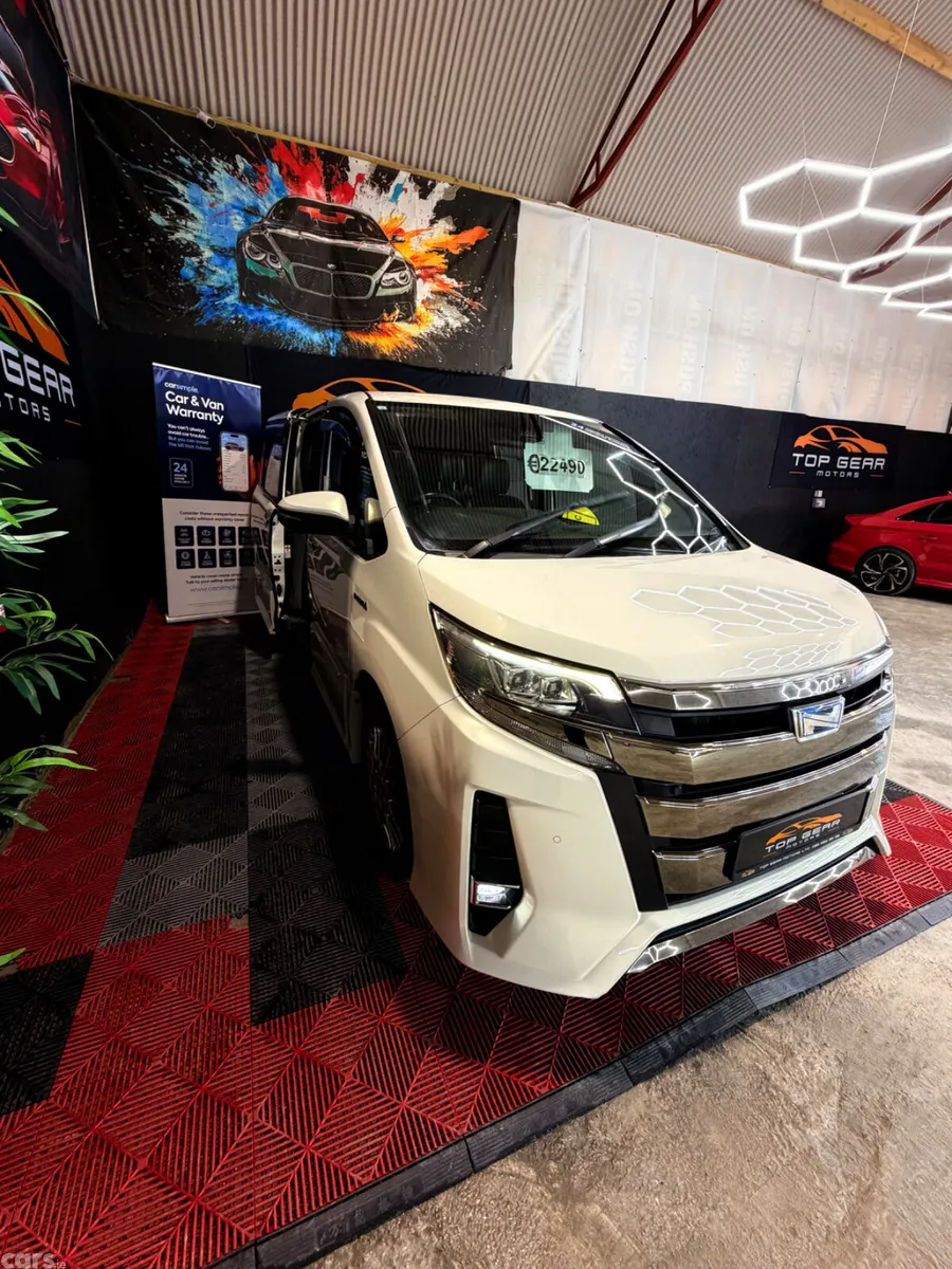 Toyota Noah MPV, Petrol Hybrid, 2019, White