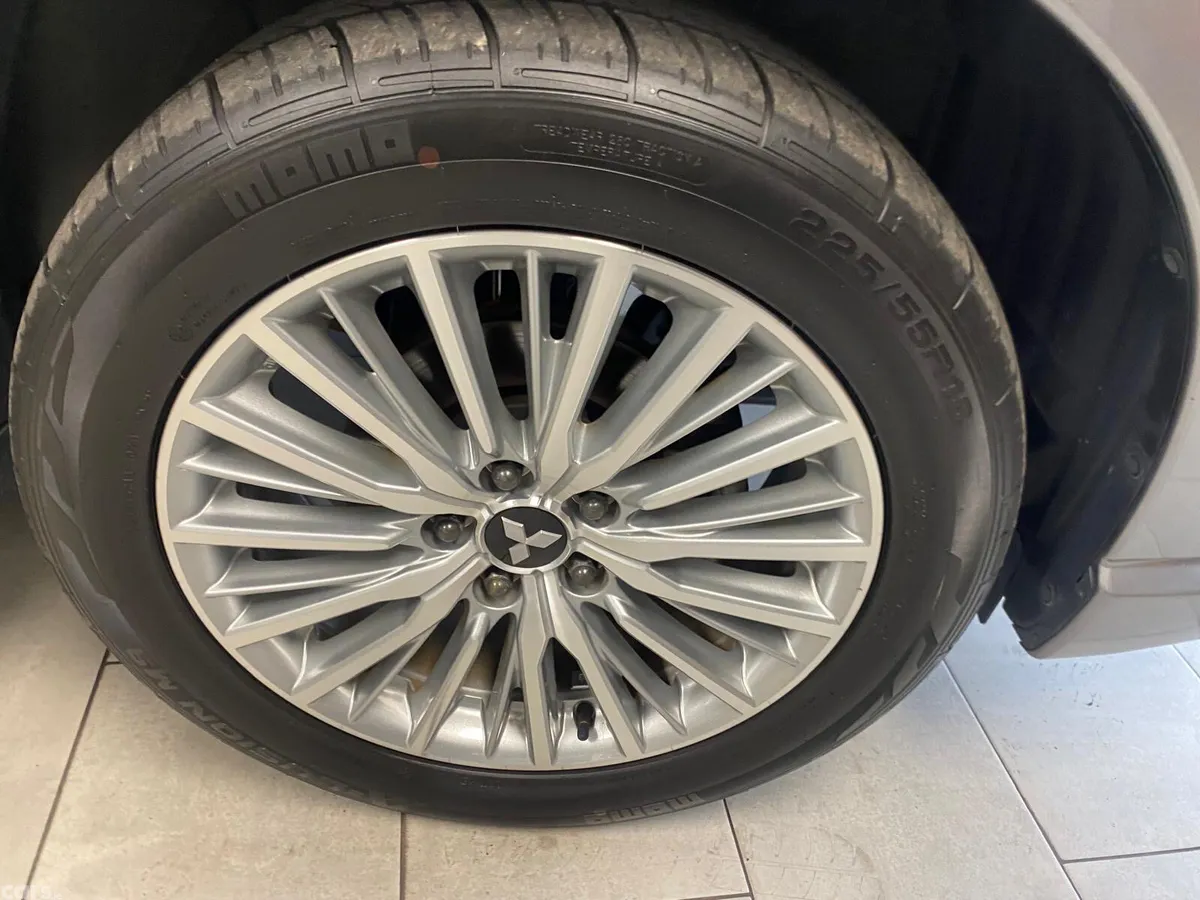 Mitsubishi Outlander SUV, Petrol Plug-in Hybrid, 2019, Grey