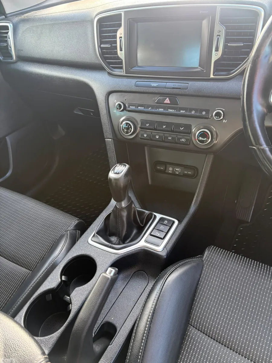 Kia Sportage SUV, Diesel, 2016, Red