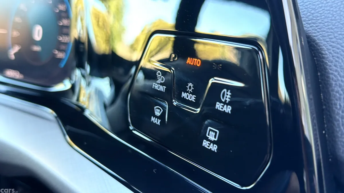 Volkswagen Golf Hatchback, Petrol Hybrid, 2021, White