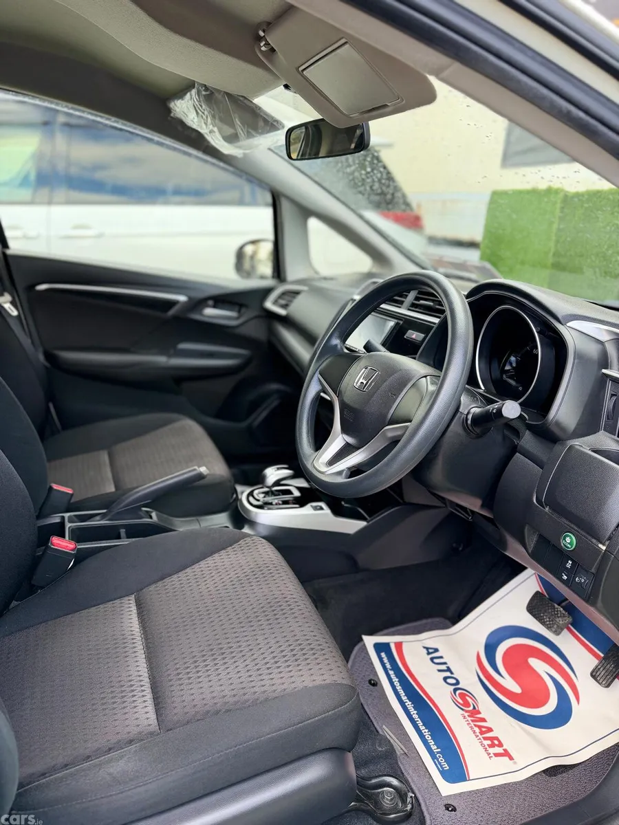 Honda Fit Hatchback, Petrol Hybrid, 2018, White