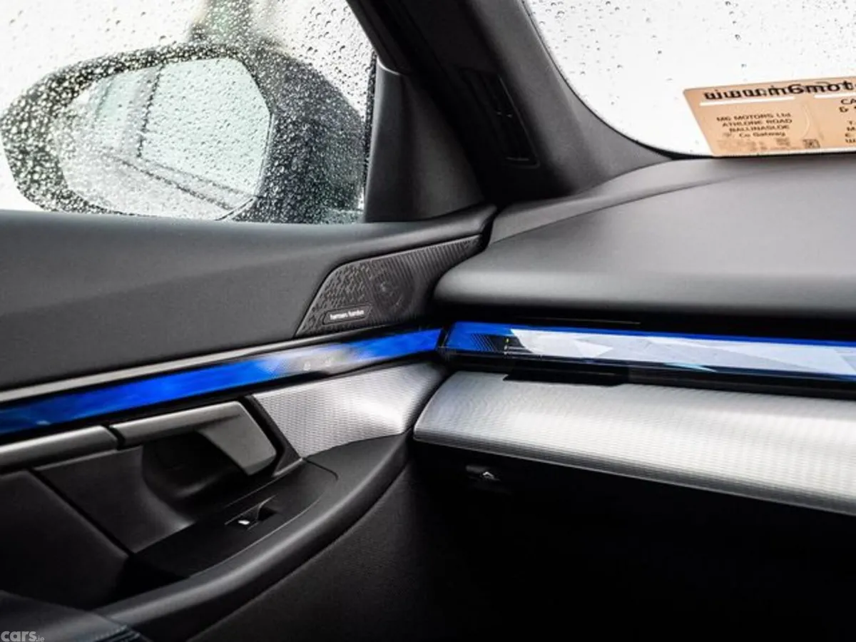 BMW 5-Series Estate, Petrol Plug-in Hybrid, 2024, Grey