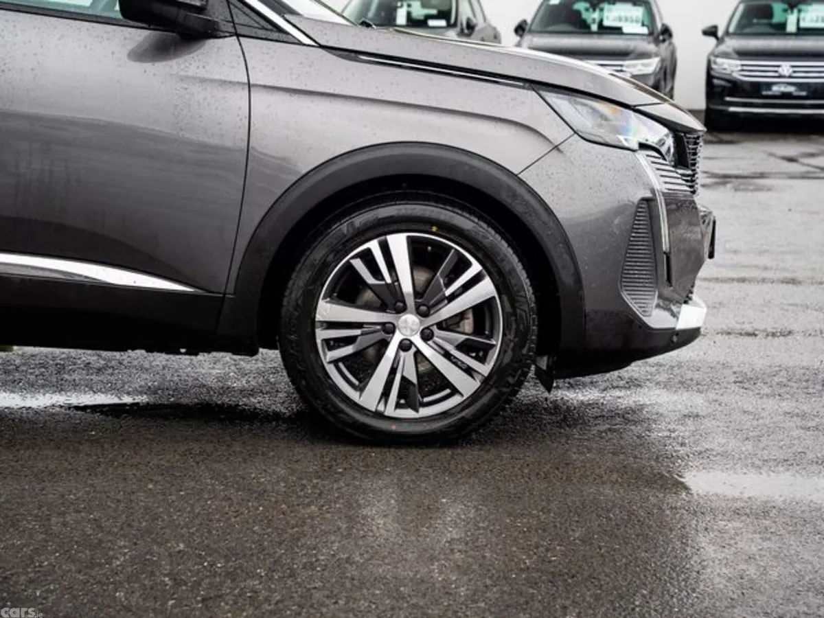 Peugeot 5008 MPV, Diesel, 2024, Grey