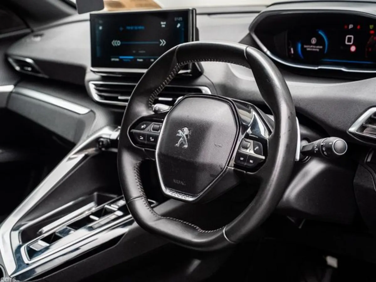 Peugeot 5008 MPV, Diesel, 2024, Grey