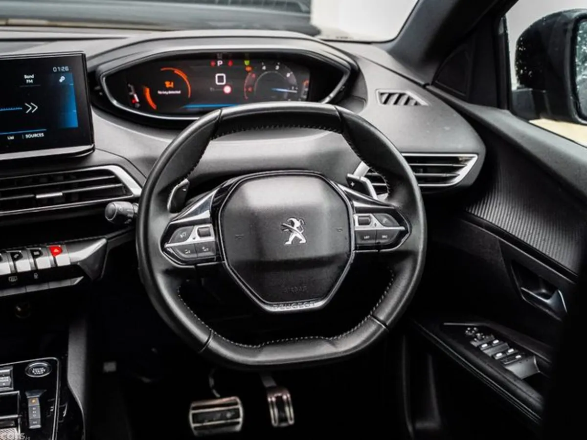 Peugeot 5008 MPV, Diesel, 2024, Grey
