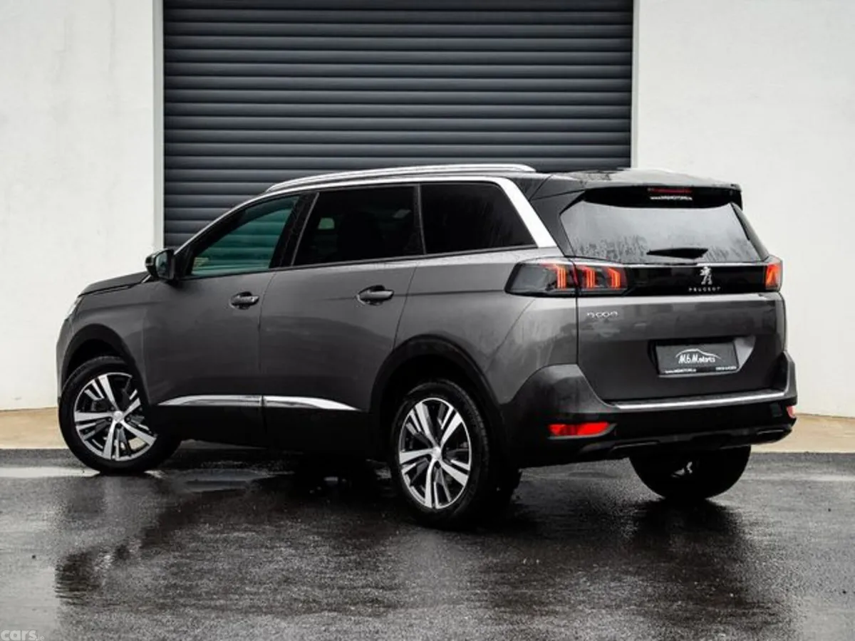 Peugeot 5008 MPV, Diesel, 2024, Grey