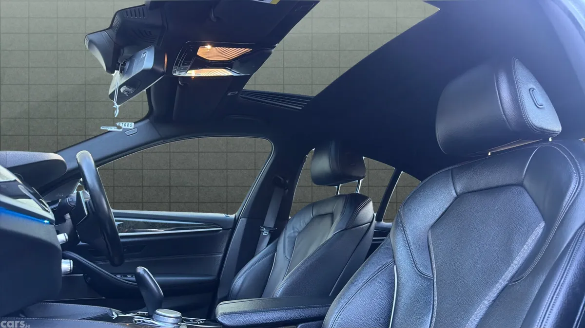 BMW 5-Series Saloon, Petrol Plug-in Hybrid, 2021, White