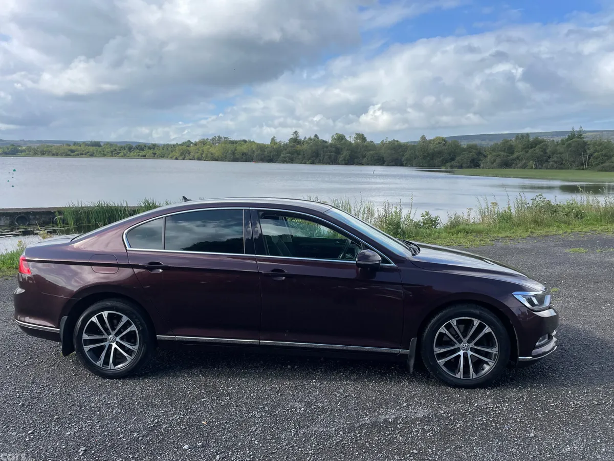 Volkswagen Passat Saloon, Diesel, 2018, Red