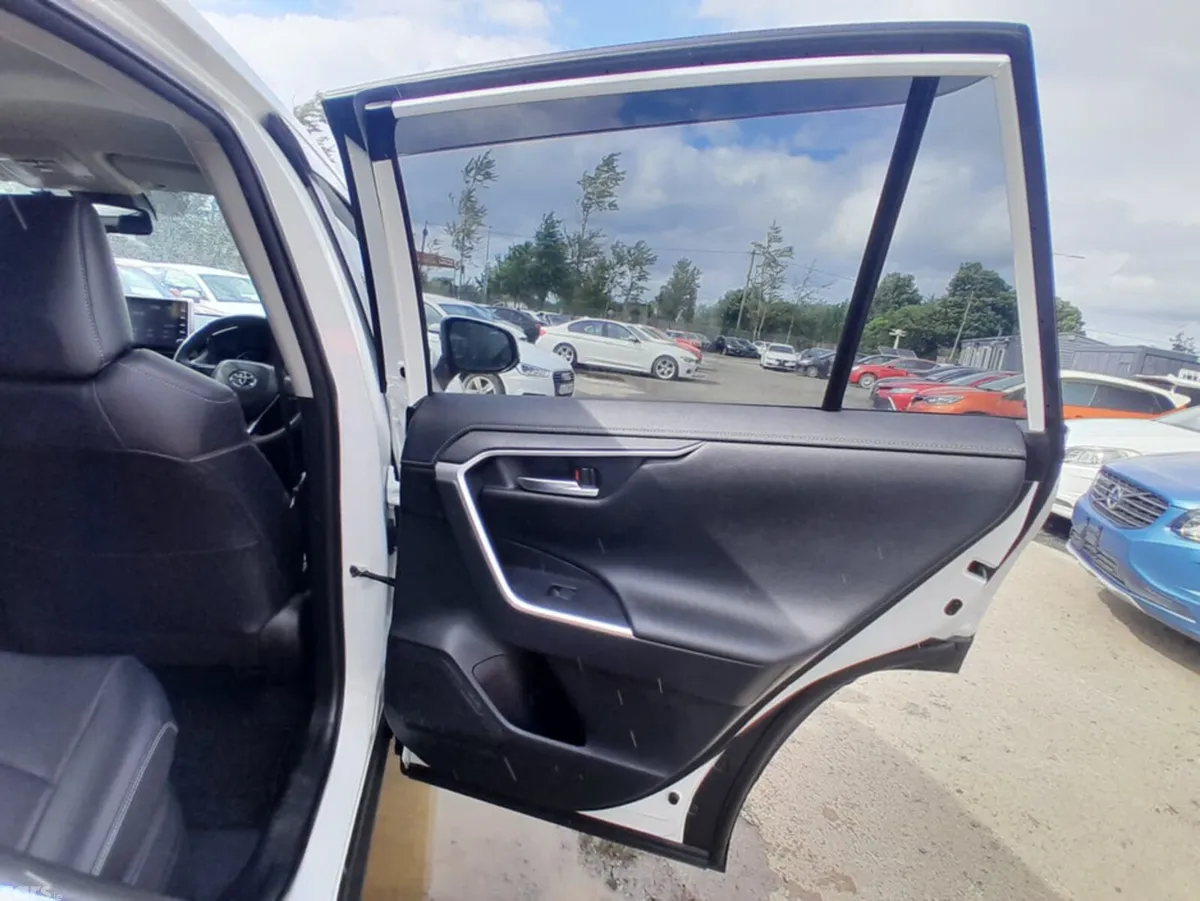 Toyota RAV4 SUV, Petrol Hybrid, 2021, White