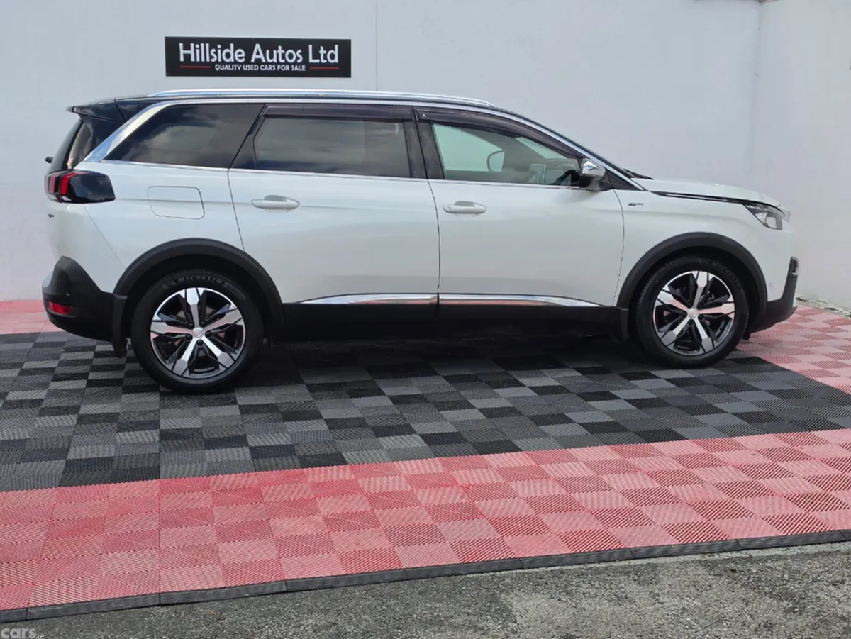 Peugeot 5008 MPV, Diesel, 2018, White