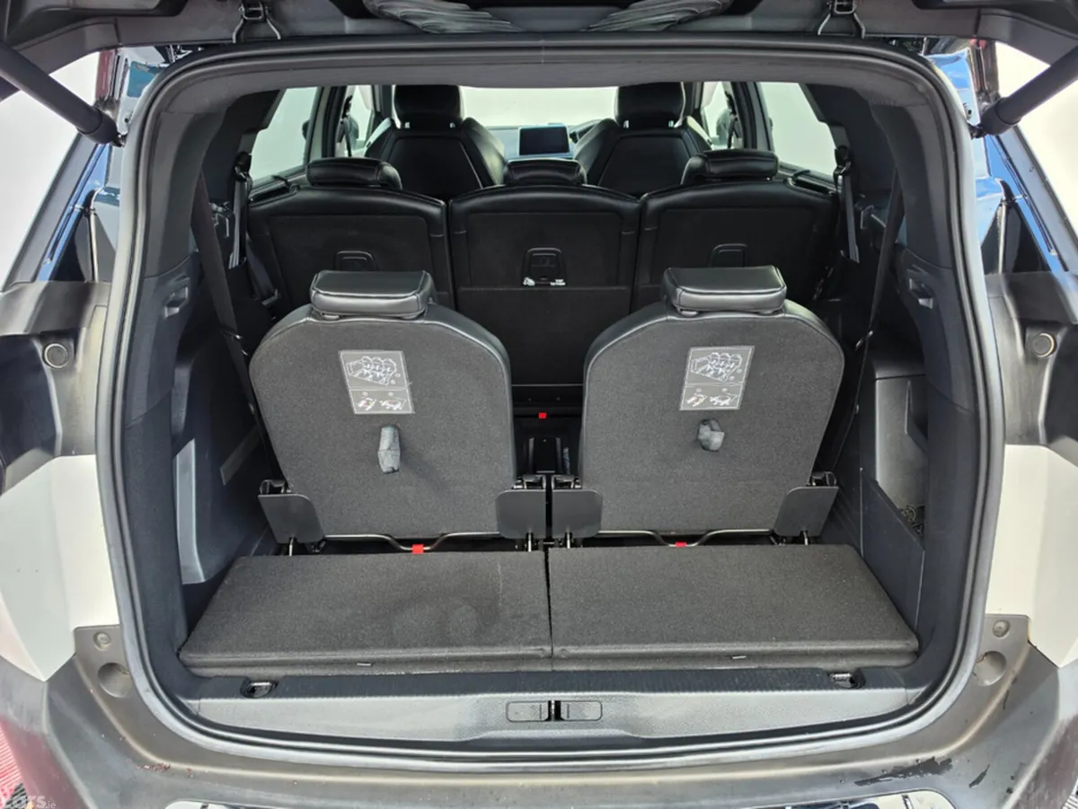 Peugeot 5008 MPV, Diesel, 2018, White