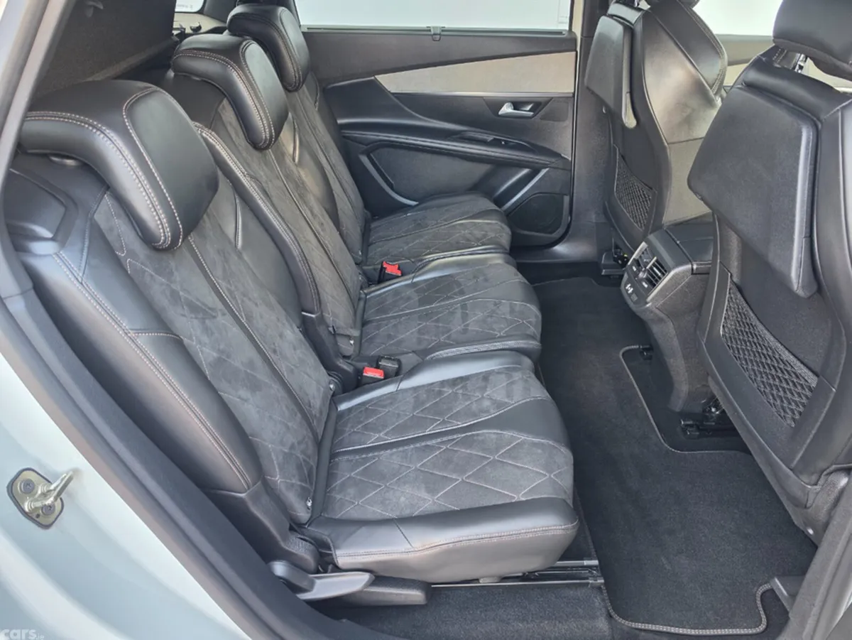 Peugeot 5008 MPV, Diesel, 2018, White