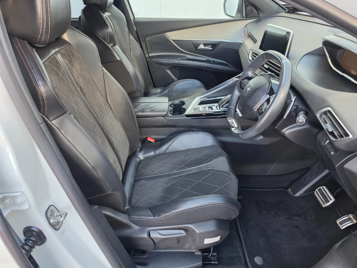 Peugeot 5008 MPV, Diesel, 2018, White