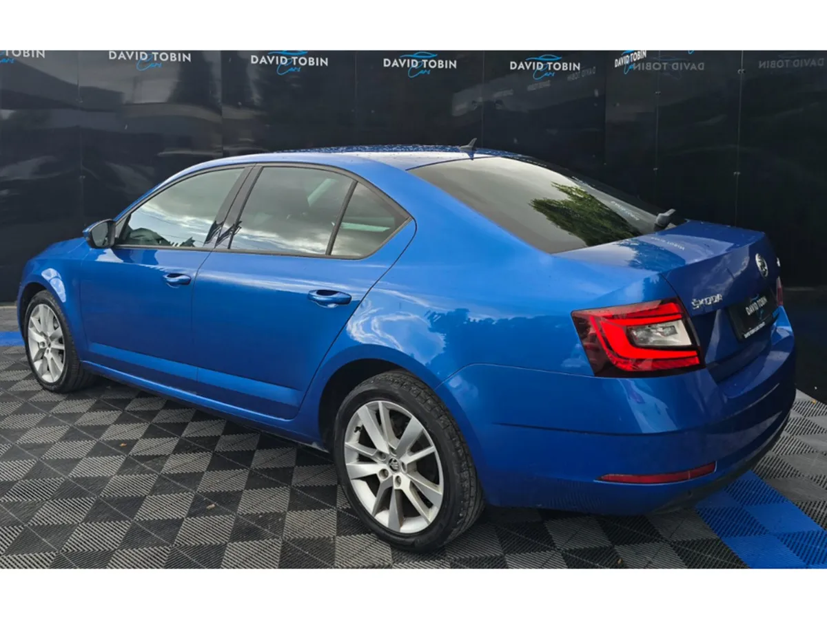 Skoda Octavia Hatchback, Diesel, 2020, Blue