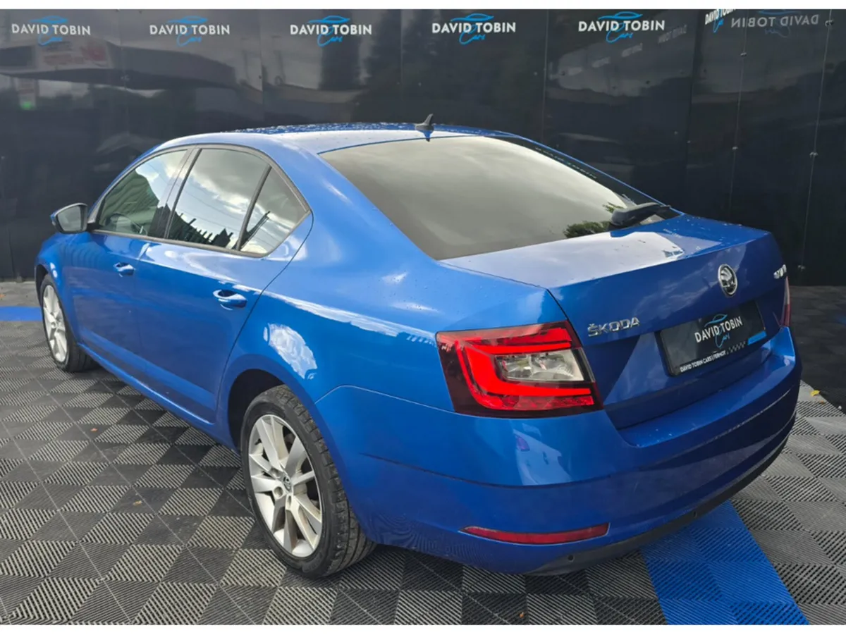Skoda Octavia Hatchback, Diesel, 2020, Blue