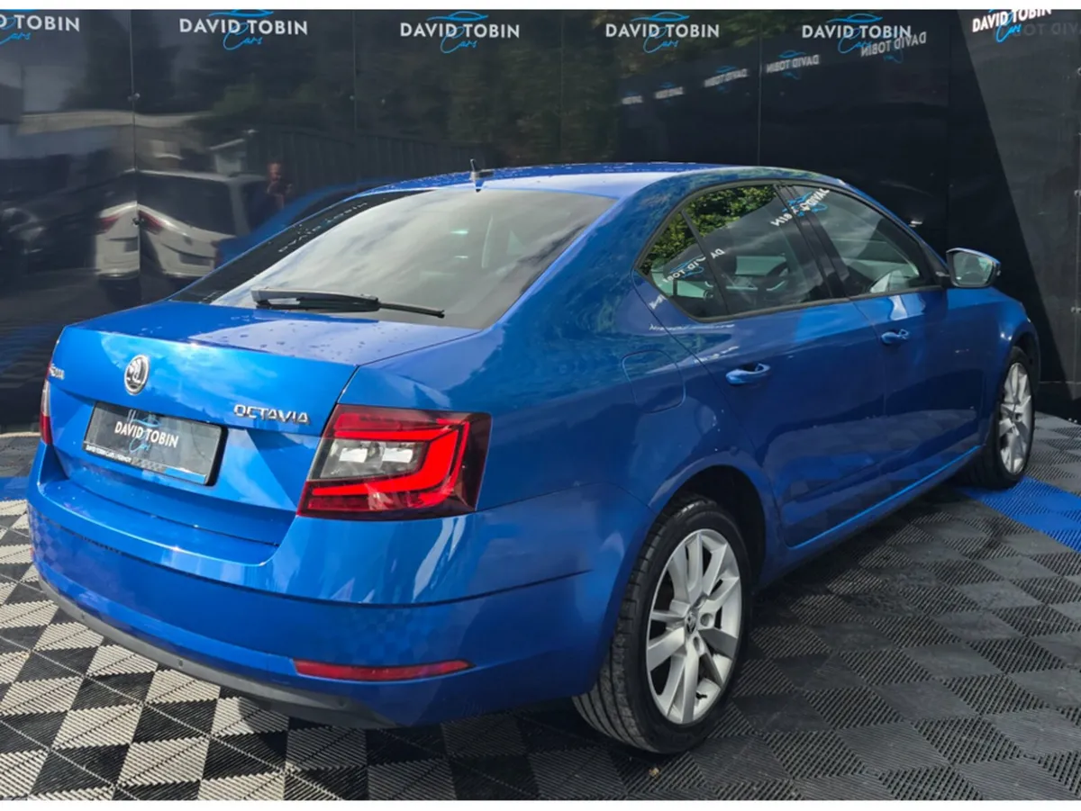 Skoda Octavia Hatchback, Diesel, 2020, Blue