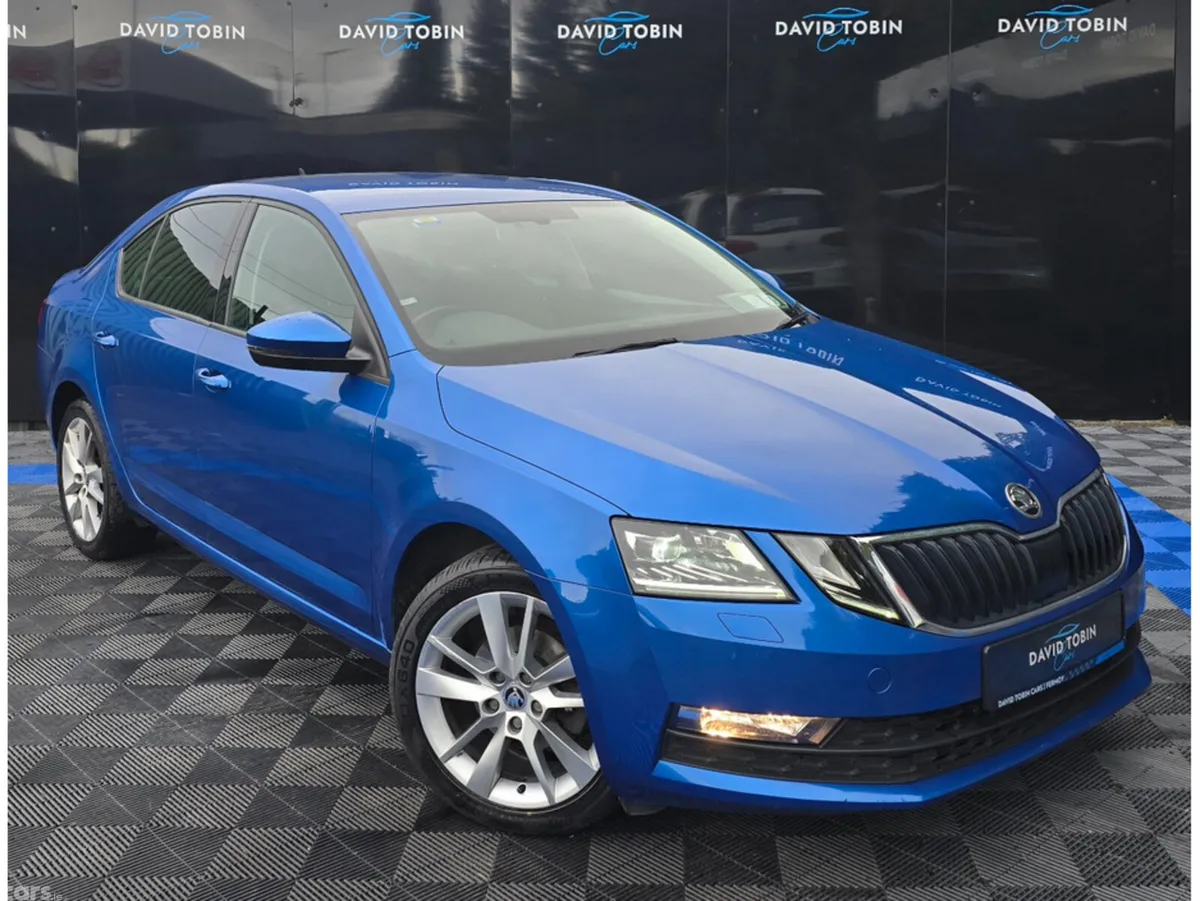 Skoda Octavia Hatchback, Diesel, 2020, Blue