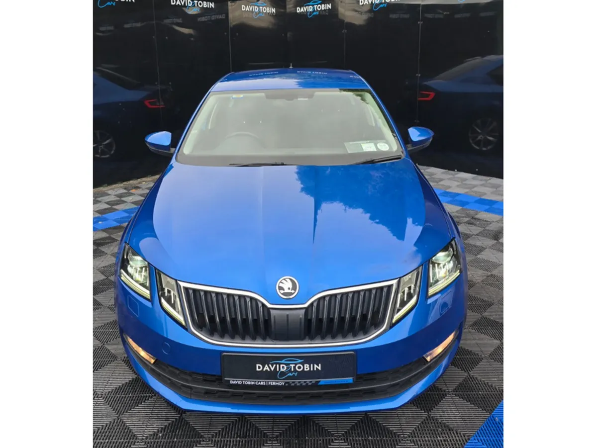 Skoda Octavia Hatchback, Diesel, 2020, Blue