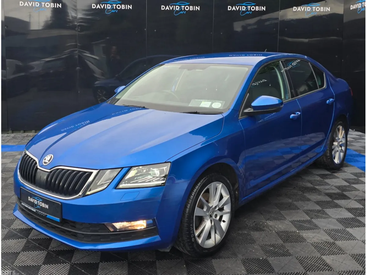 Skoda Octavia Hatchback, Diesel, 2020, Blue