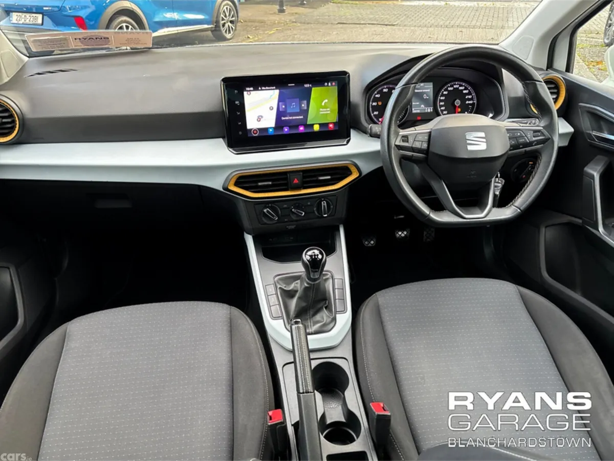 SEAT Arona Hatchback, Petrol, 2022, White
