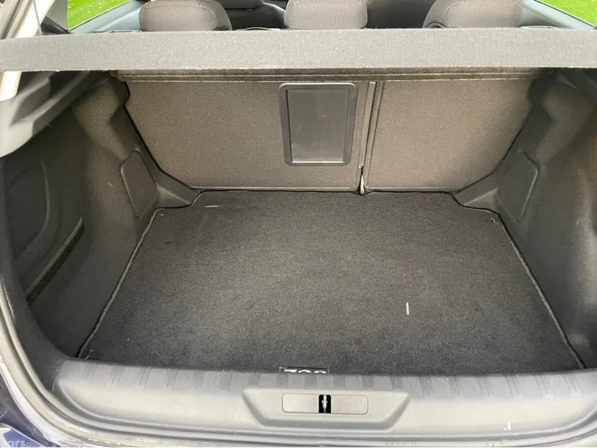 Peugeot 308 Hatchback, Diesel, 2019, Blue