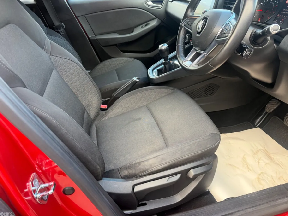 Renault Clio Hatchback, Petrol, 2020, Red