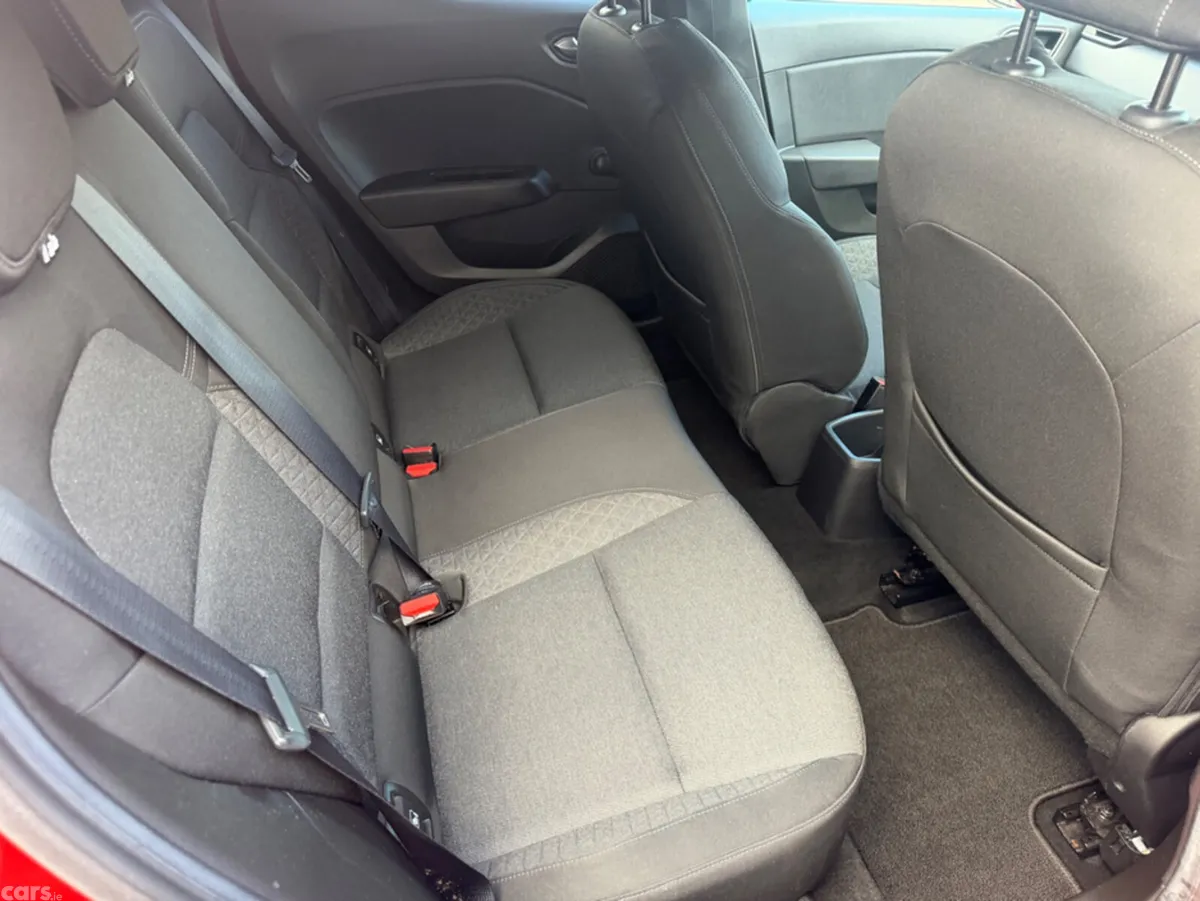Renault Clio Hatchback, Petrol, 2020, Red