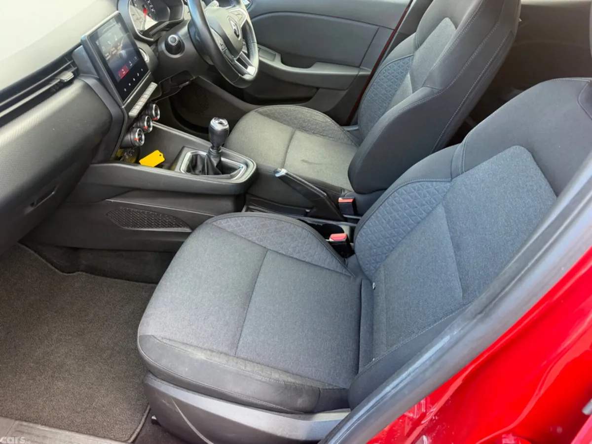 Renault Clio Hatchback, Petrol, 2020, Red