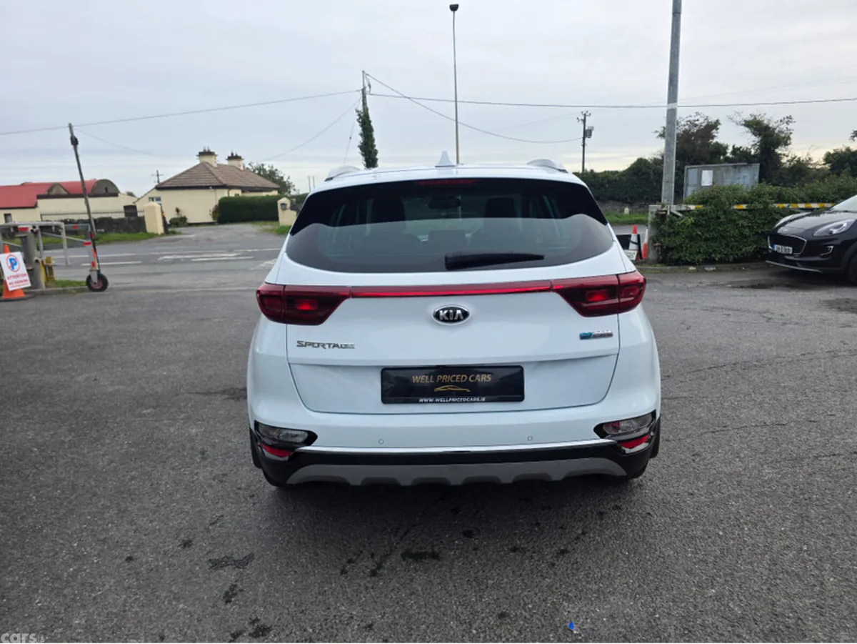 Kia Sportage MPV, Diesel Hybrid, 2020, White