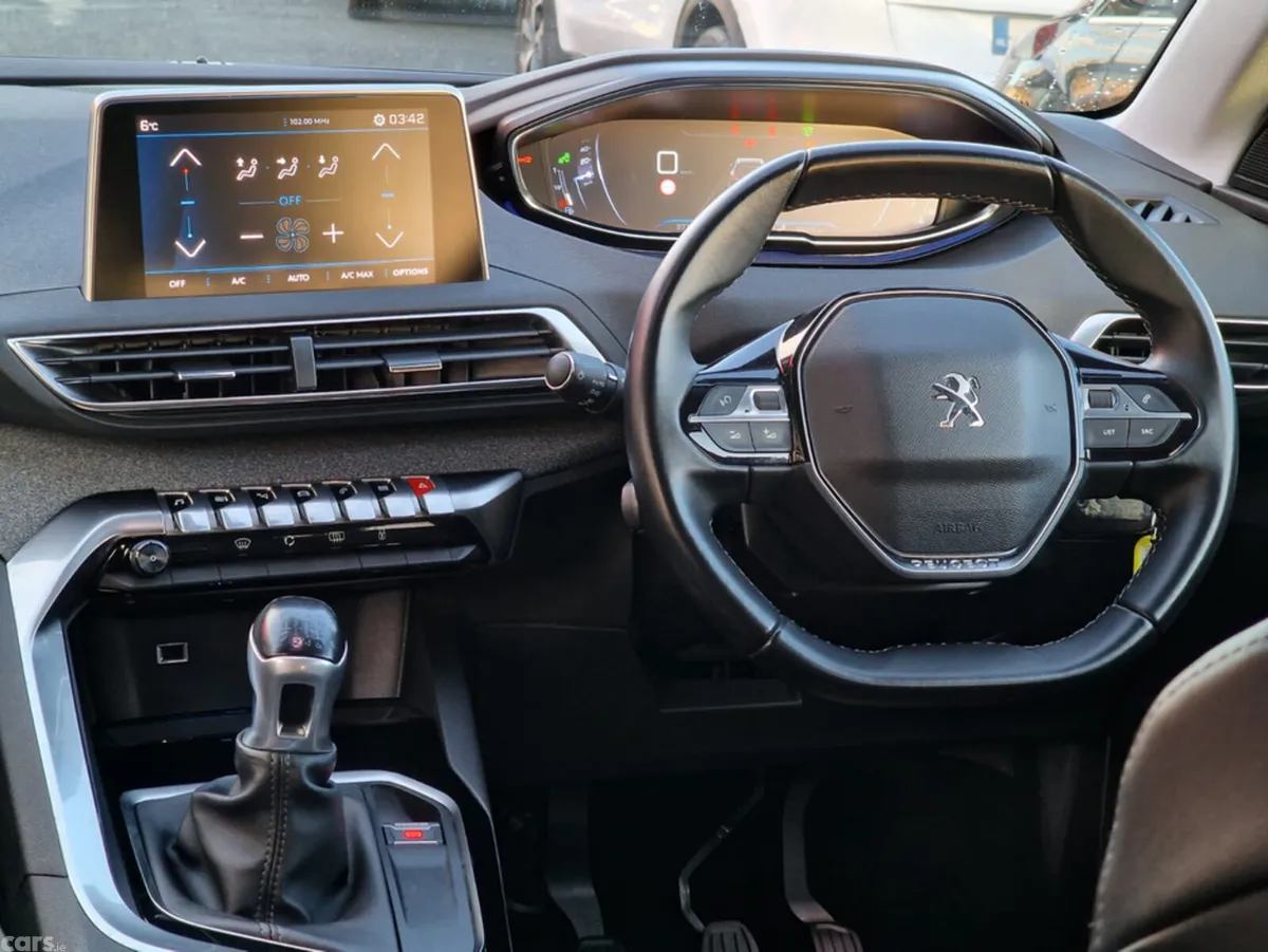 Peugeot 5008 MPV, Diesel, 2018, Grey