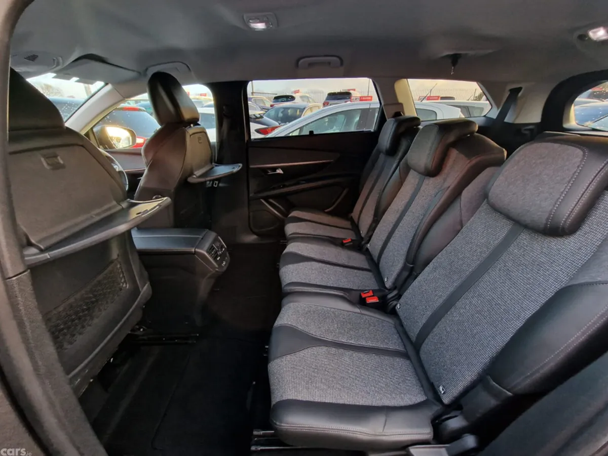 Peugeot 5008 MPV, Diesel, 2018, Grey
