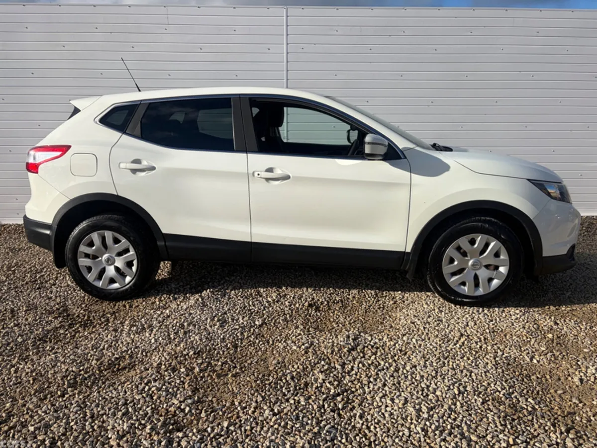 Nissan Qashqai MPV, Diesel, 2015, White