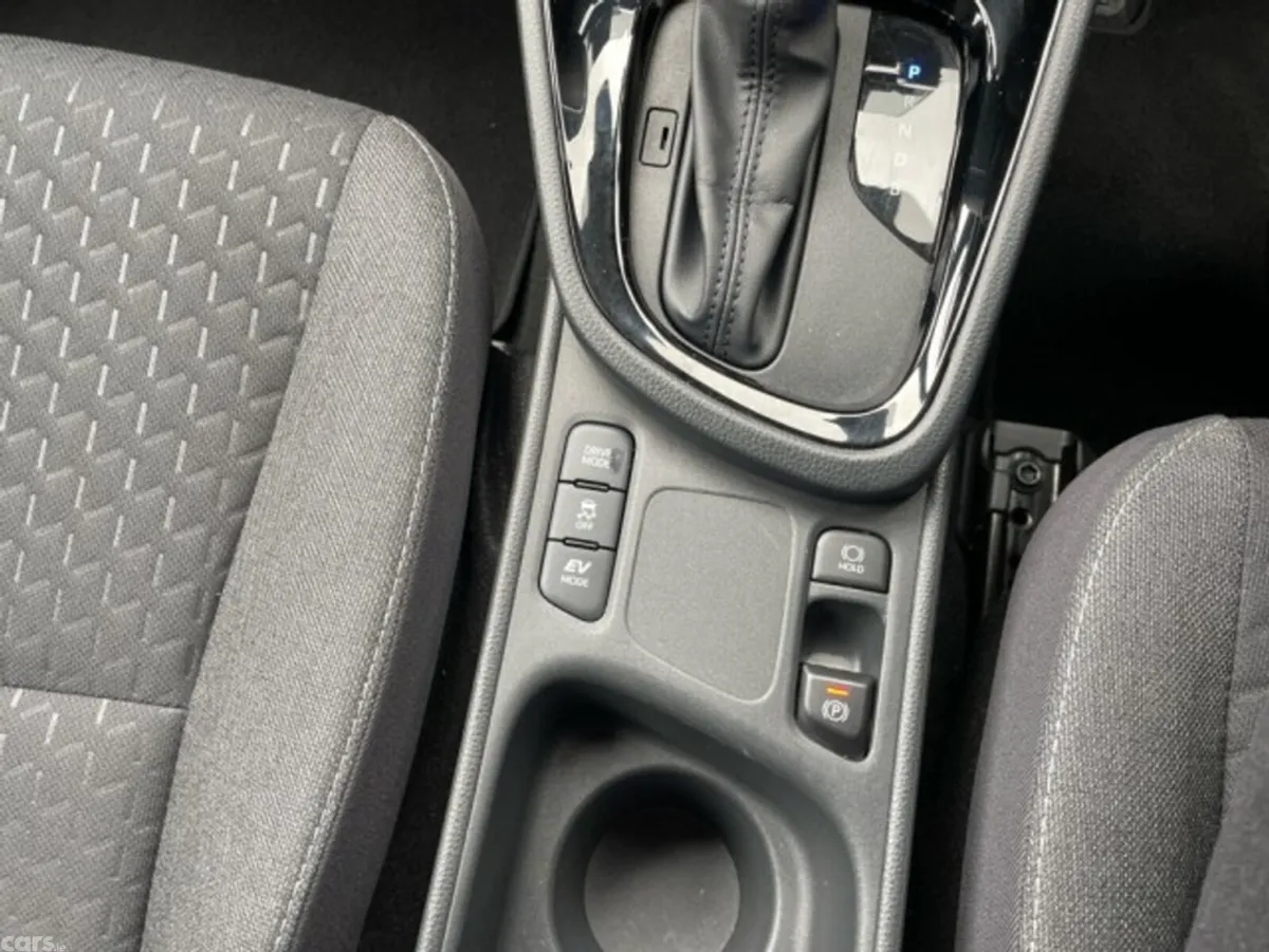 Toyota Yaris Cross SUV, Petrol Hybrid, 2026, Black
