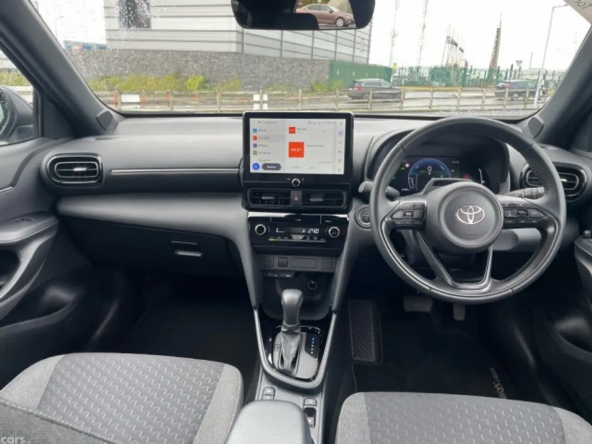 Toyota Yaris Cross SUV, Petrol Hybrid, 2026, Green