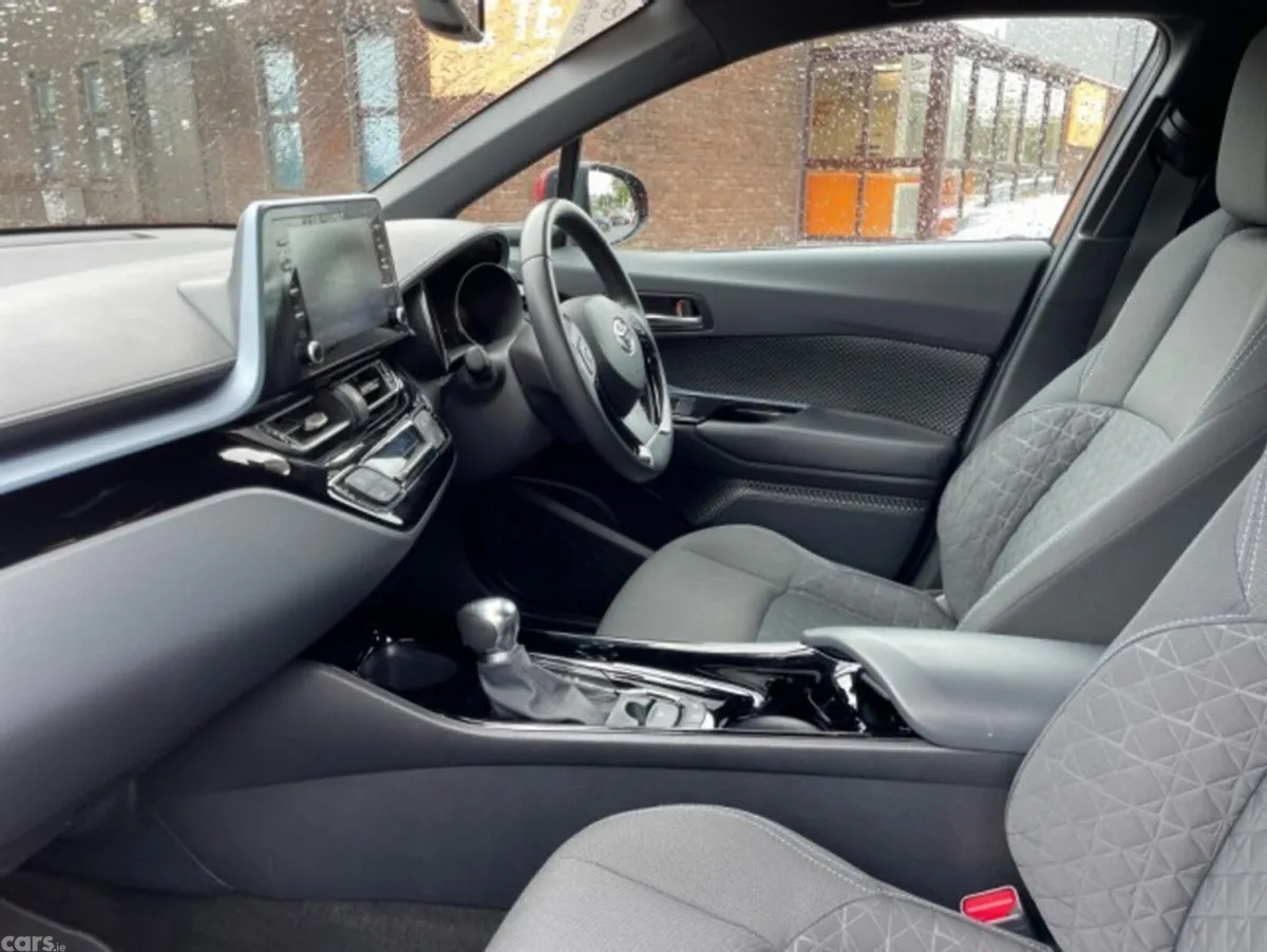 Toyota C-HR SUV, Petrol Hybrid, 2020, Red
