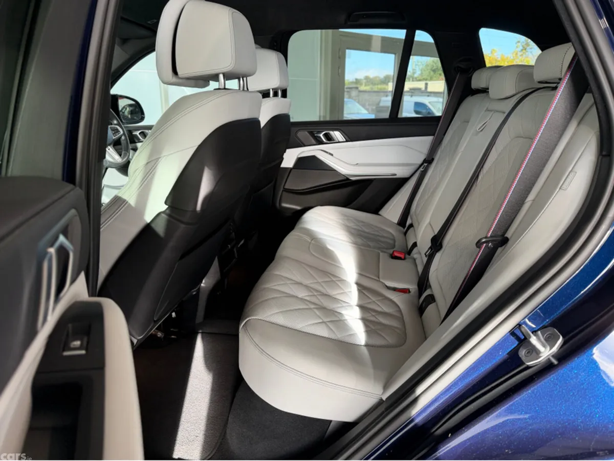 BMW X5 Estate, Petrol Hybrid, 2023, Blue
