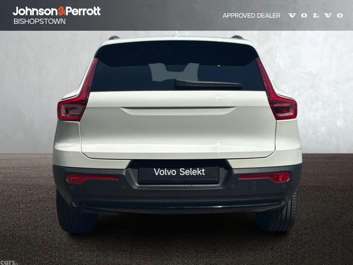 Volvo XC40 SUV, Petrol Plug-in Hybrid, 2023, White